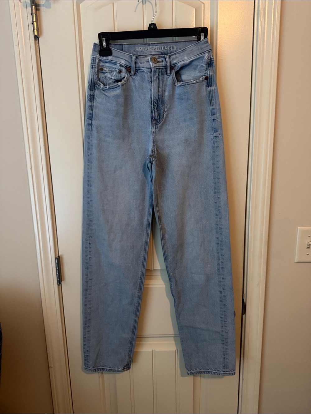 American Eagle Outfitters Light Wash High-Rise Straight Jeans